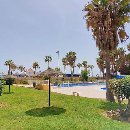Nice And Cozy Studio At The Beachfront Benalmádena Kültér fotó