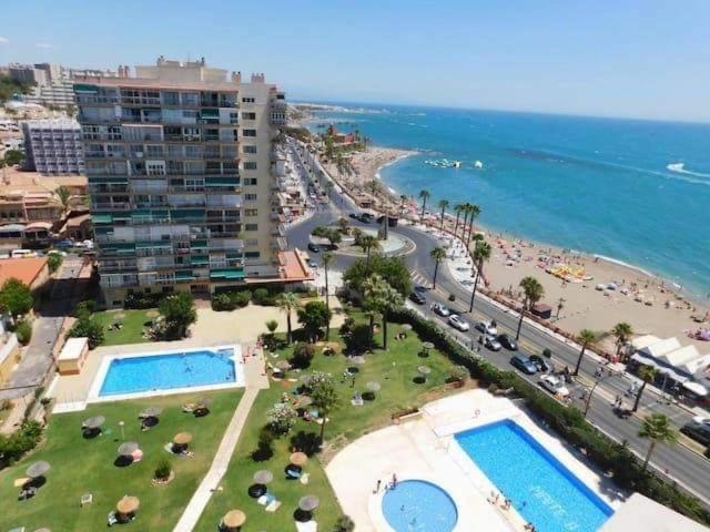 Nice And Cozy Studio At The Beachfront Benalmádena Kültér fotó
