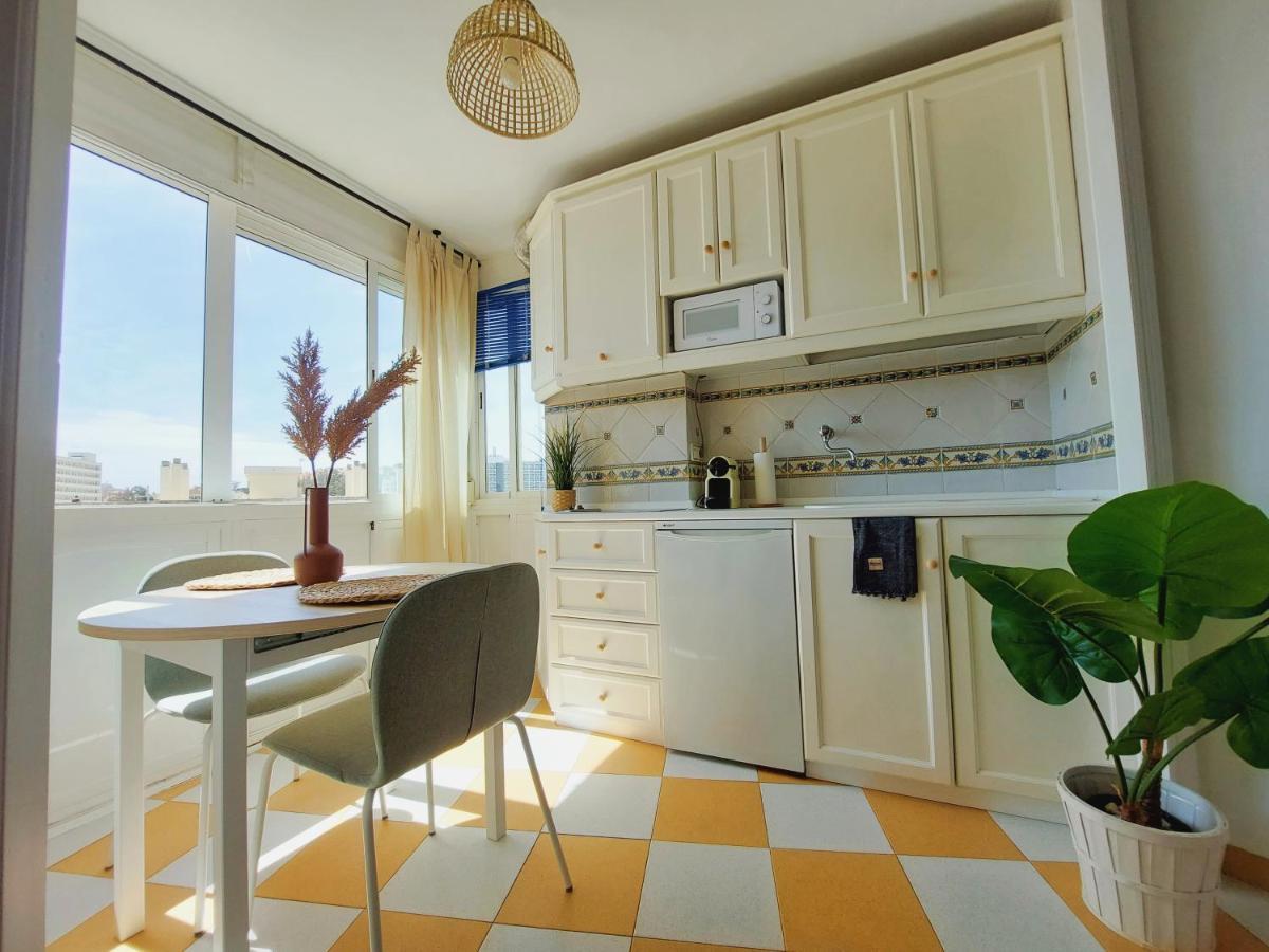 Nice And Cozy Studio At The Beachfront Benalmádena Kültér fotó