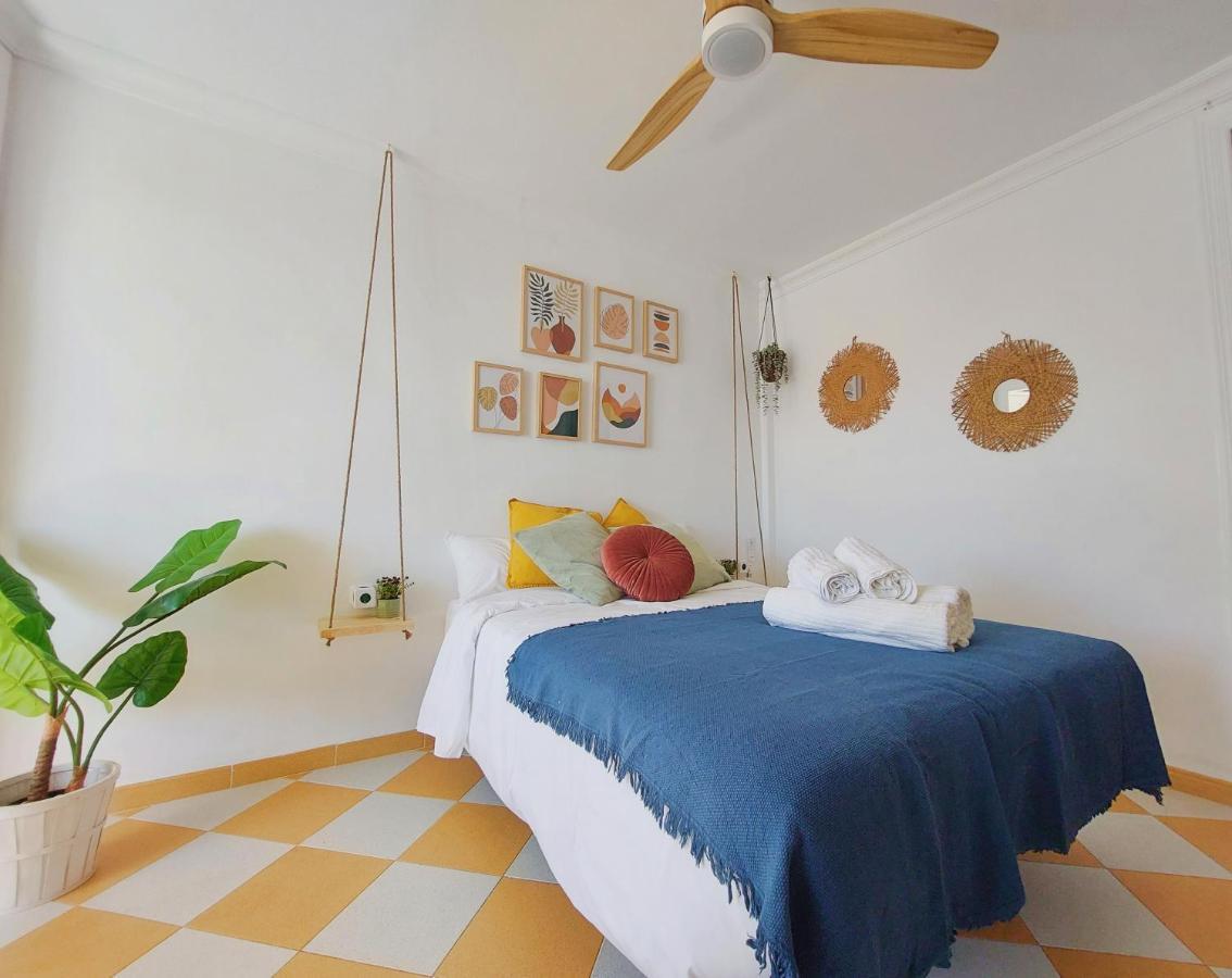 Nice And Cozy Studio At The Beachfront Benalmádena Kültér fotó