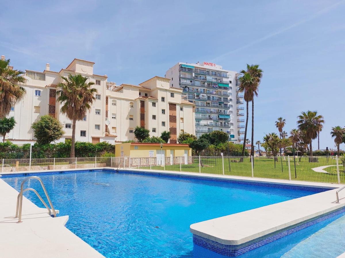 Nice And Cozy Studio At The Beachfront Benalmádena Kültér fotó